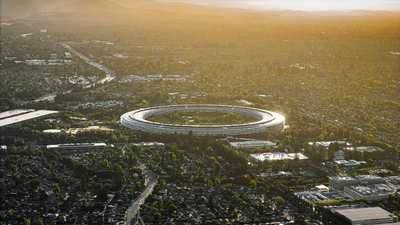Vue aérienne d’Apple Park, le siège d’Apple qui recrute l’équipe de Huxe